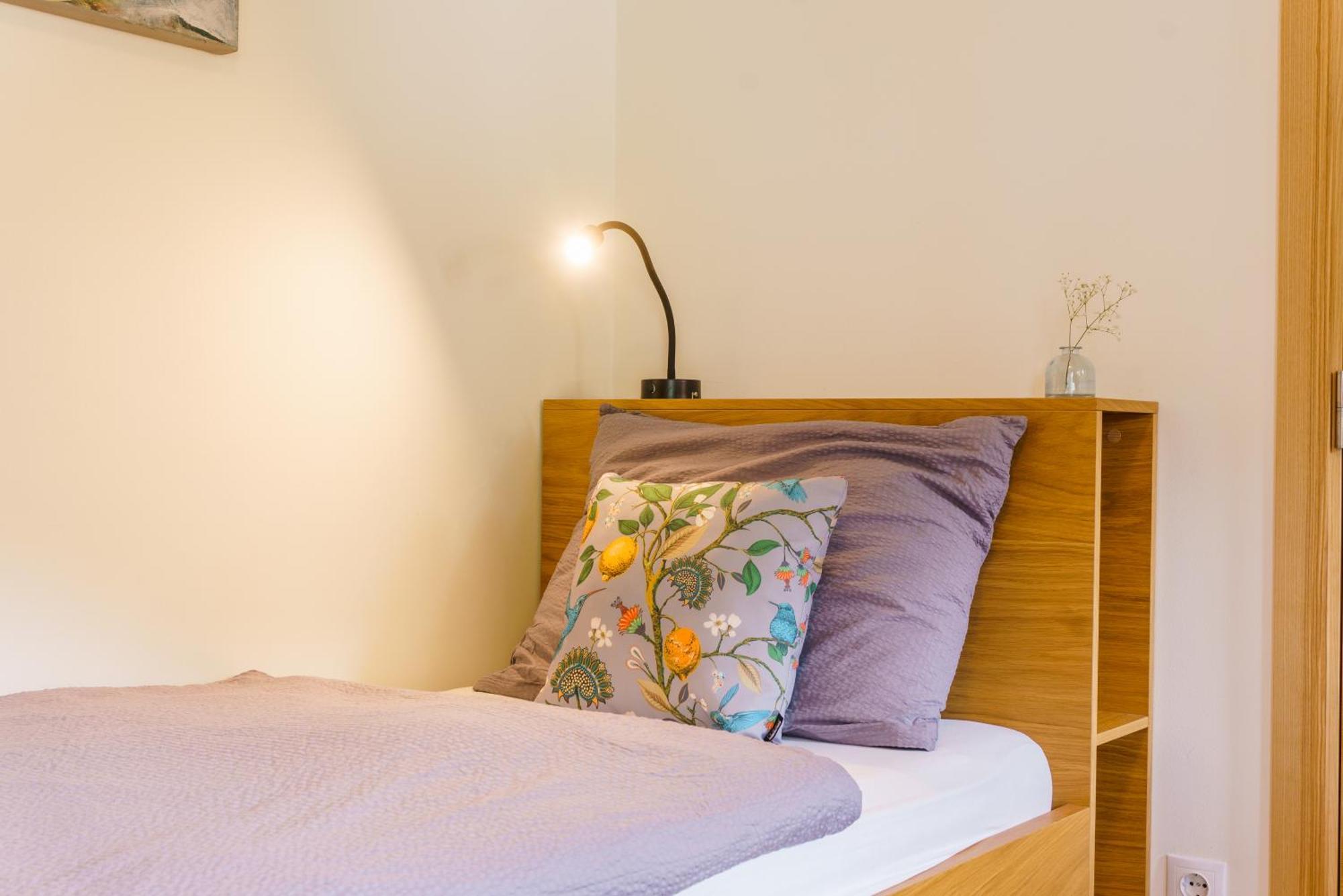 Julias Guesthouse Ora / Auer エクステリア 写真