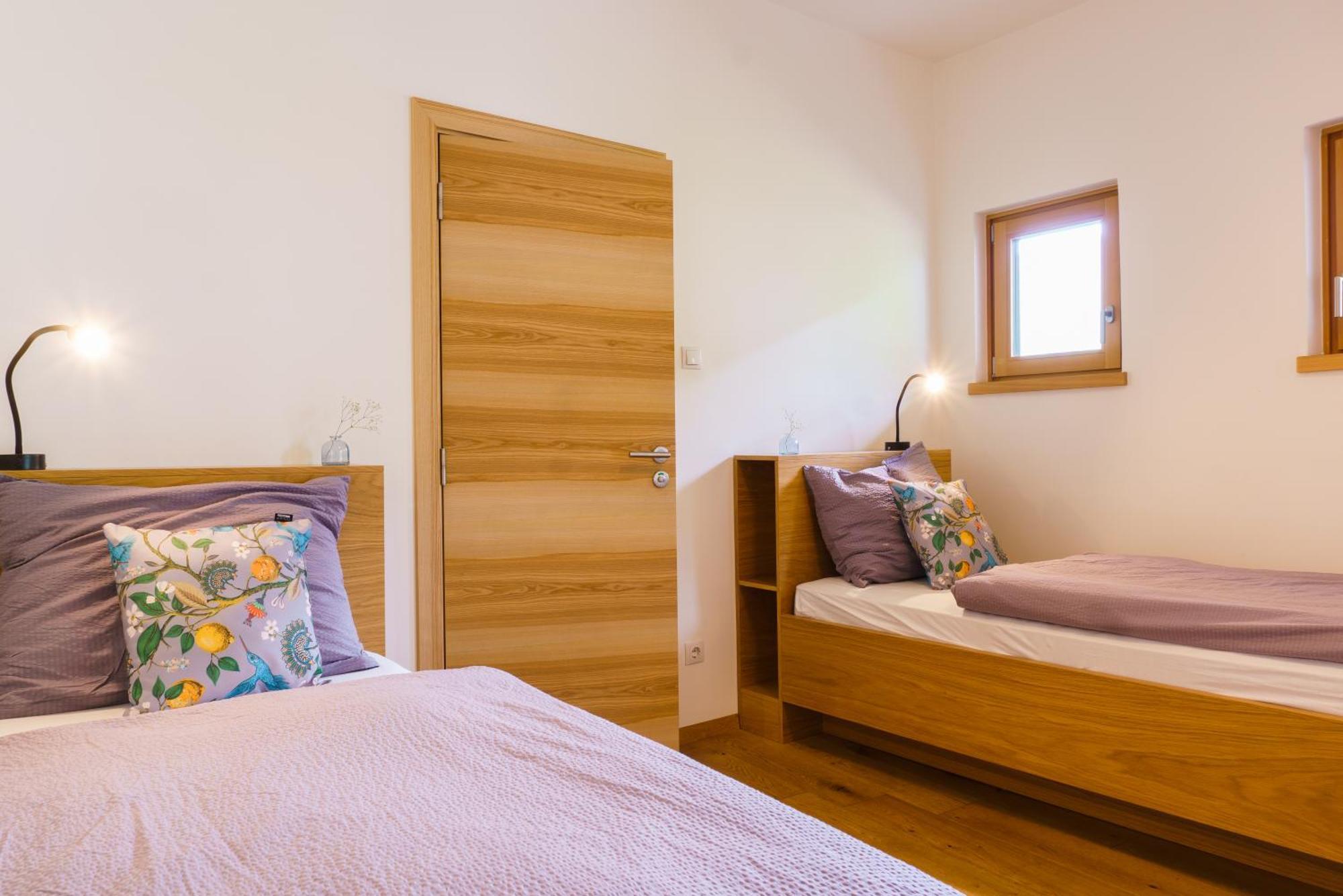 Julias Guesthouse Ora / Auer エクステリア 写真