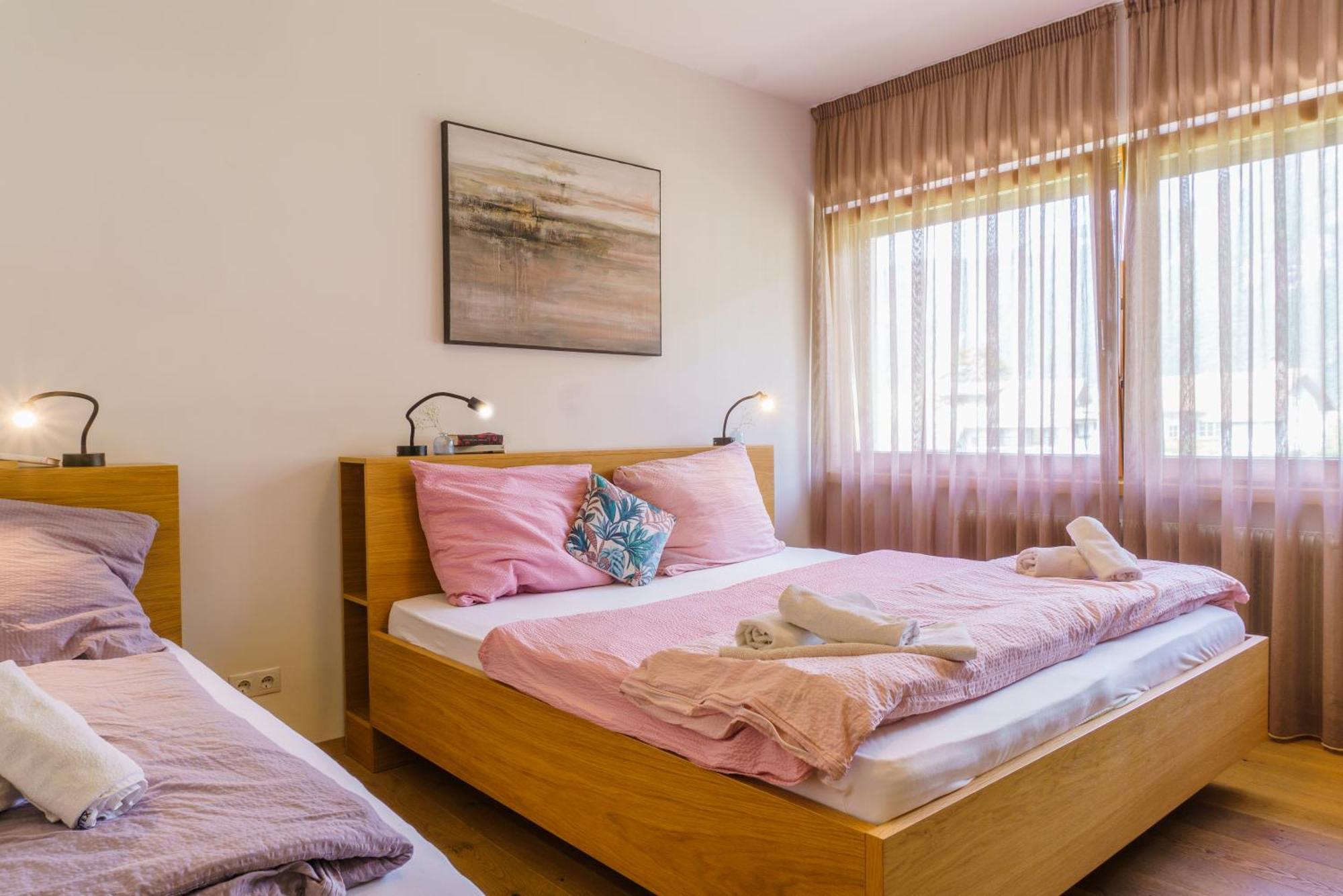 Julias Guesthouse Ora / Auer エクステリア 写真