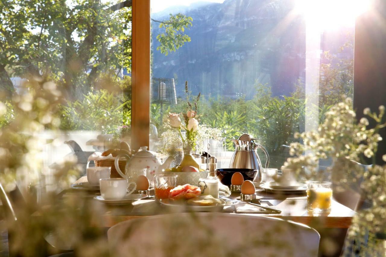 Julias Guesthouse Ora / Auer エクステリア 写真