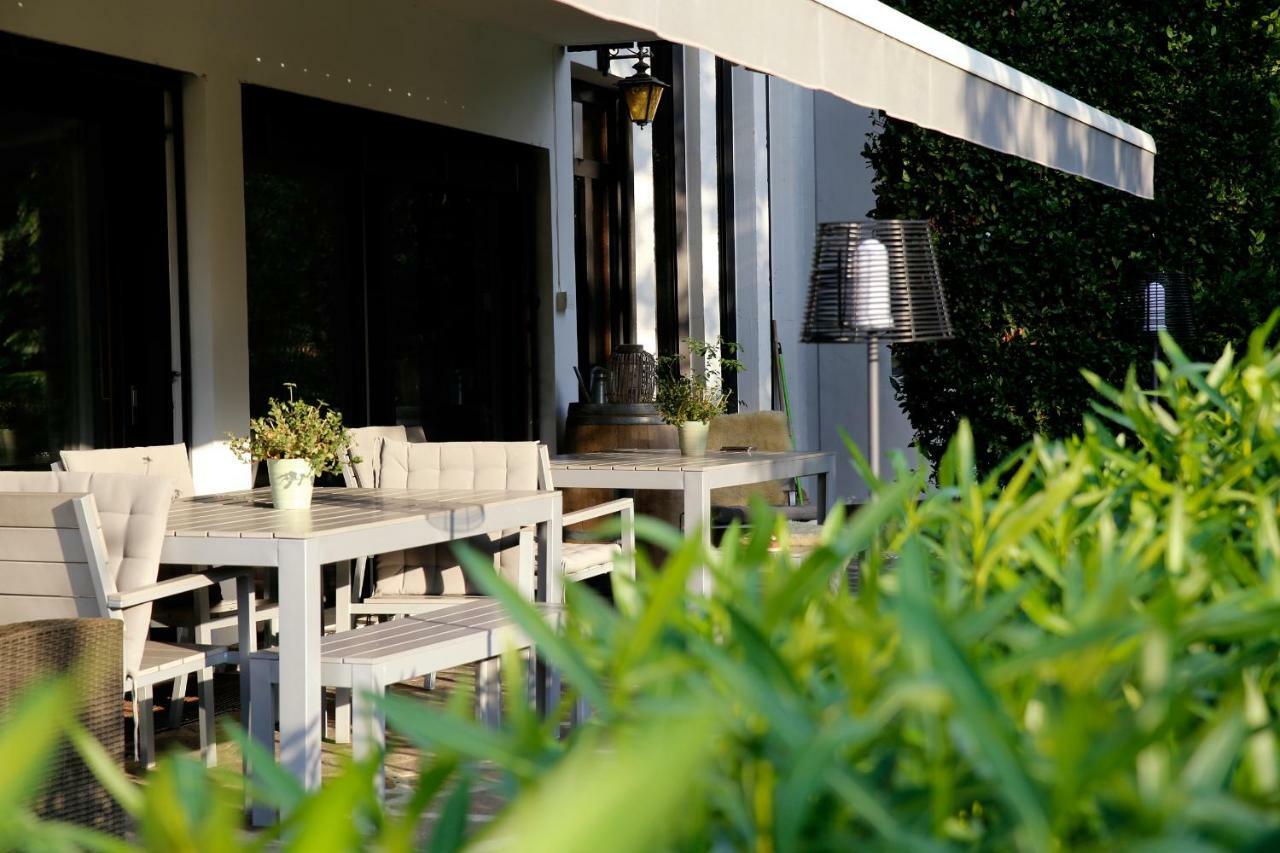 Julias Guesthouse Ora / Auer エクステリア 写真